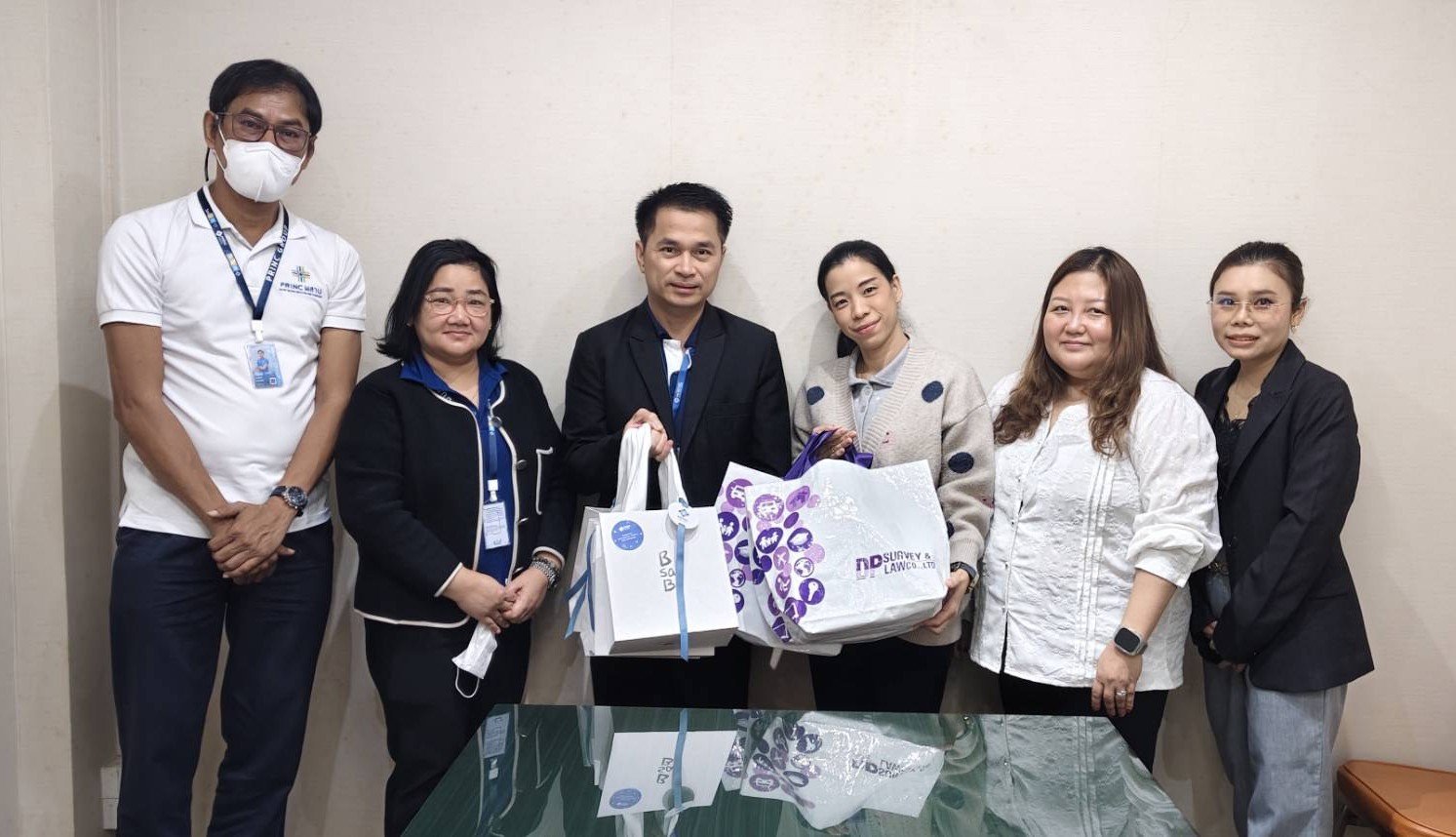 คณะผู้บริหารจาก เครือโรงพยาบาลพริ้นซ์ ได้เข้าพบบริษัท ดีพี เซอร์เวย์ แอนด์ลอว์ จำกัด